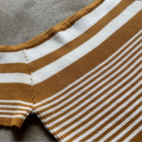 Charlotte Russe Medium Off the Shoulder Top - Picture 3 of 4